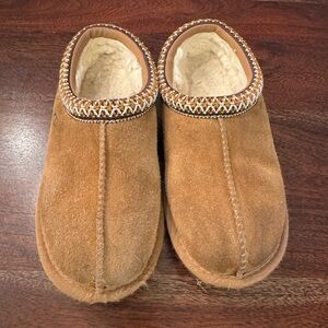 UGG Kids Tazz Suede Slipers
